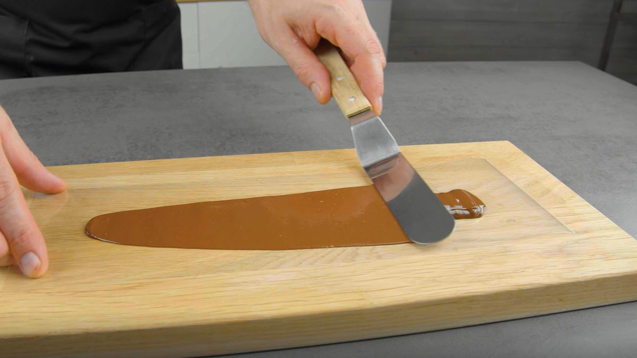 étaler le chocolat fondu